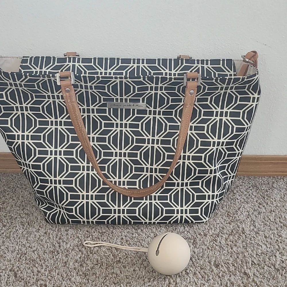 Petunia Pickle Bottom Black and White Geometric Baby Bag